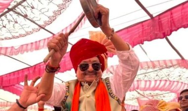 भगोरिया मेले में मंत्री कैलाश विजयवर्गीय 