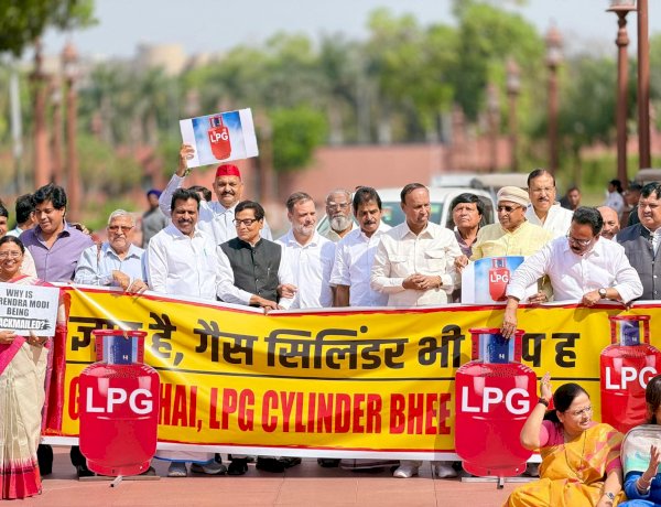 संसद से नरेंदर गायब, देश से सिलेंडर गायब, LPG संकट पर राहुल गांधी ने पीएम मोदी को घेरा