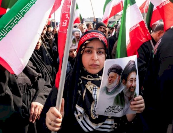 जीतेगी तो अहिंसा ही: ईरानी कौम जिंदाबाद