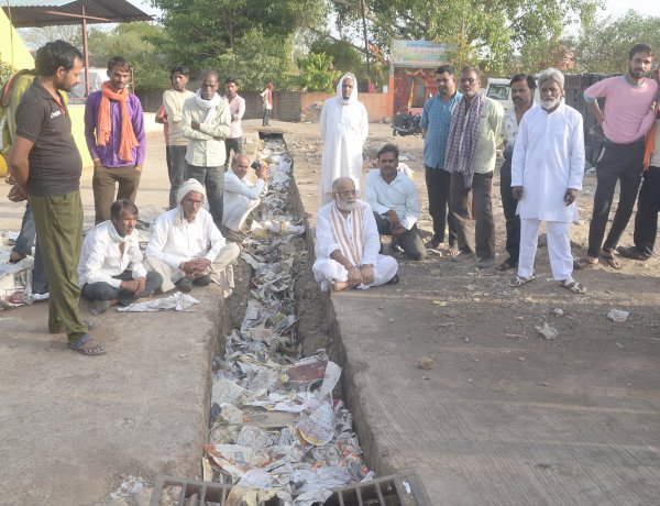 दफ्तर दरबारी: अफसरों ने बीजेपी एमएलए को कचरे पर बैठाया, फटकार की गूंज