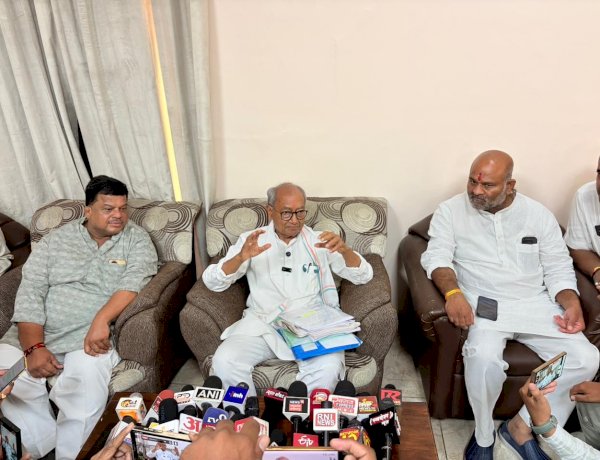 चंदा चोरों को बचाने में जुटे हैं पीएम नरेंद्र मोदी, राम मंदिर मामले पर दिग्विजय सिंह ने लगाए गंभीर आरोप