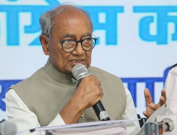 बालाघाट में आदिवासी बच्चों की मौत पर दिग्विजय सिंह ने जताई चिंता, बीमार बच्चों को एयरलिफ्ट कर बेहतर इलाज की मांग