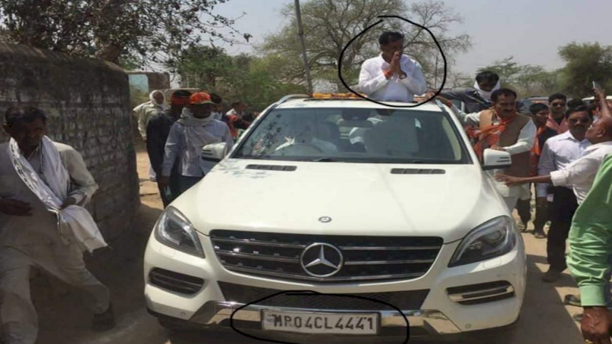 IT Raids: बिल्डर के वाहन पर सवार दिखे मंत्री अरविंद भदौरिया IT Raids: बिल्डर के वाहन पर सवार दिखे मंत्री अरविंद भदौरिया