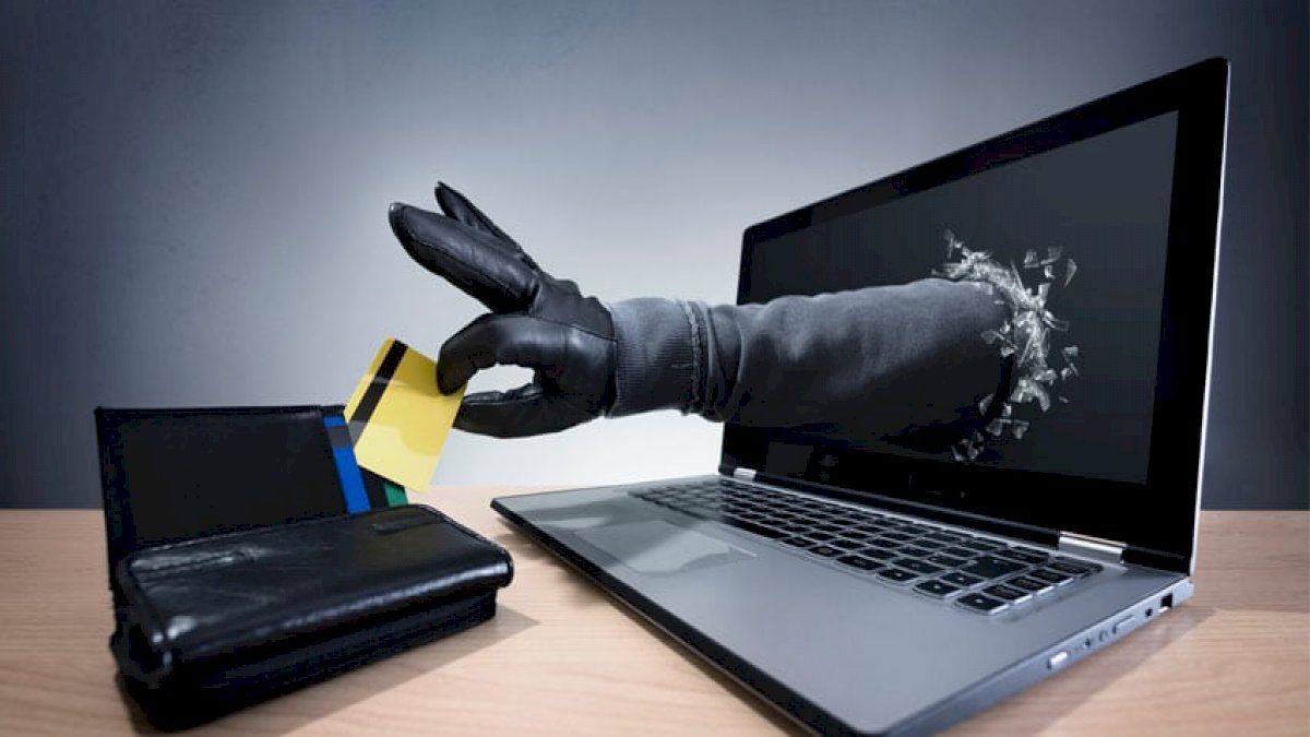 Online Fraud: ऑनलाइन ठगी के बाद बुजुर्ग को ब्रेन हैमरेज Online Fraud: ऑनलाइन ठगी के बाद बुजुर्ग को ब्रेन हैमरेज