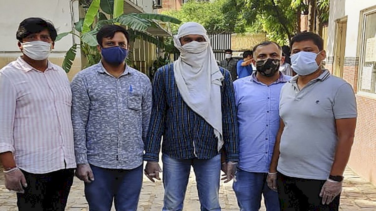 Delhi ISIS Terrorist: राम मंदिर को लेकर धमाके की थी योजना Delhi ISIS Terrorist: राम मंदिर को लेकर धमाके की थी योजना