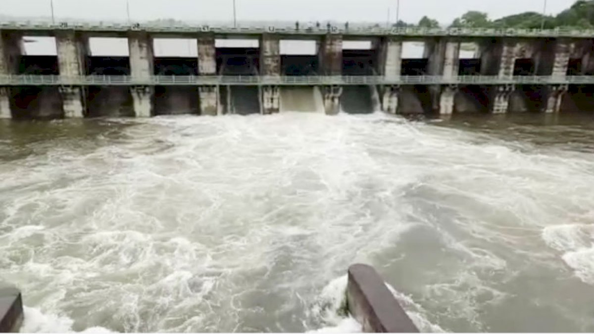 Bhopal Rain: राजधानी में रात-दिन बारिश बनी आफत Bhopal Rain: राजधानी में रात-दिन बारिश बनी आफत