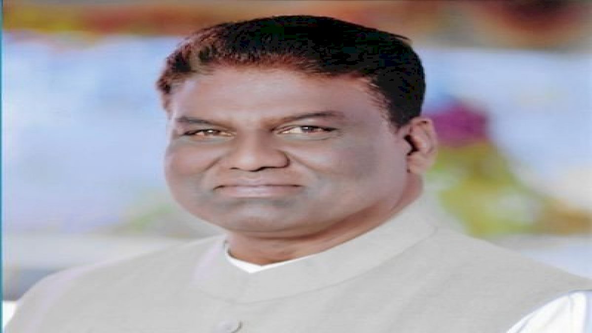MP Health Minister: निजी अस्पताल में स्वास्थ्य मंत्री प्रभुराम चौधरी का कोरोना इलाज MP Health Minister: निजी अस्पताल में स्वास्थ्य मंत्री प्रभुराम चौधरी का कोरोना इलाज