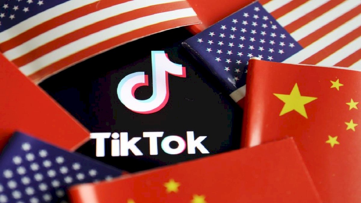 Donald Trump: अमेरिकी सरकार के खिलाफ कोर्ट पहुंचा TikTok Donald Trump: अमेरिकी सरकार के खिलाफ कोर्ट पहुंचा TikTok