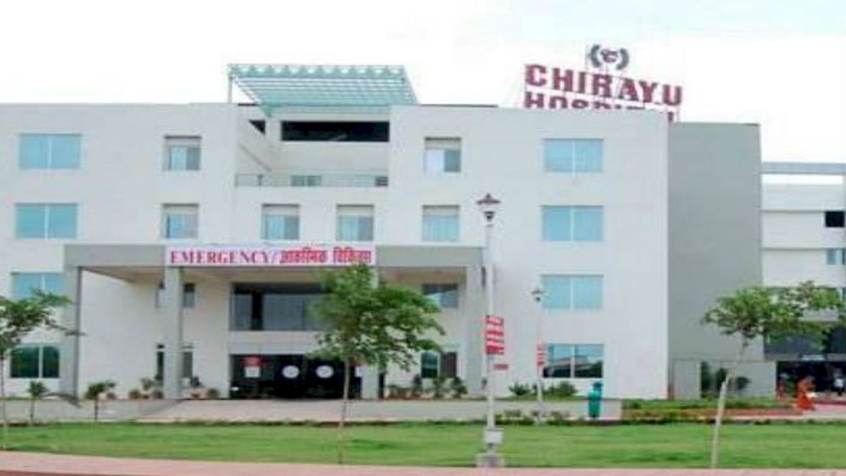 Chirayu Hospital: कोरोना मरीज की मौत के बाद गहने चोरी Chirayu Hospital: कोरोना मरीज की मौत के बाद गहने चोरी