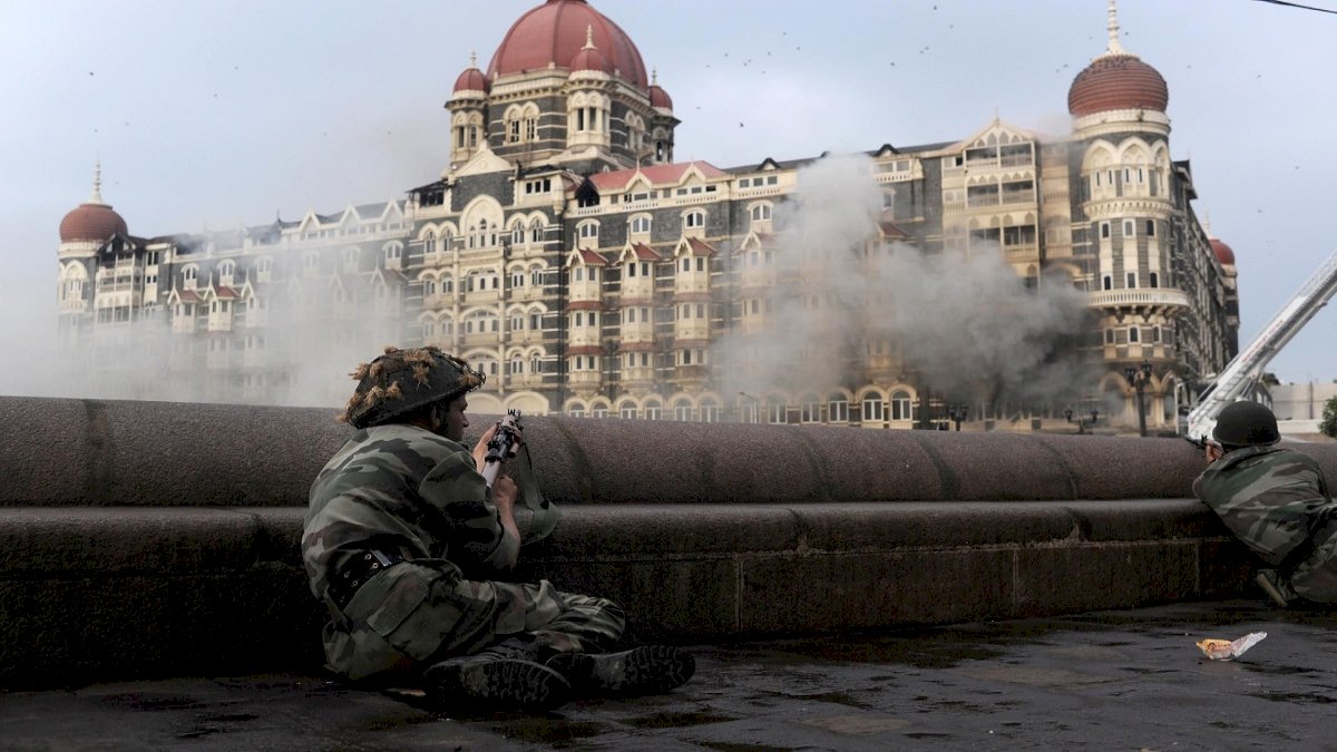 Mumbai Terror Attack: पाकिस्तान ने मुंबई हमलों के तीन दोषियों को जेल में डाला Mumbai Terror Attack: पाकिस्तान ने मुंबई हमलों के तीन दोषियों को जेल में डाला