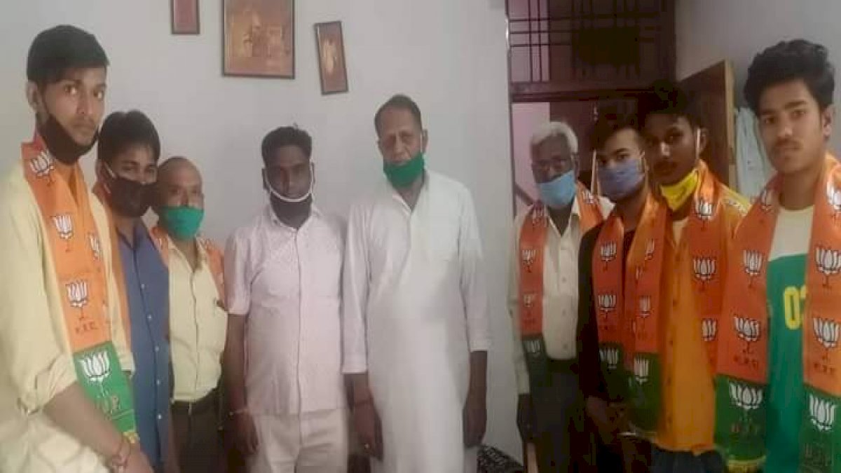 Gwalior: व्यवहार निभाने गए युवक को बना दिया बीजेपी सदस्य Gwalior: व्यवहार निभाने गए युवक को बना दिया बीजेपी सदस्य