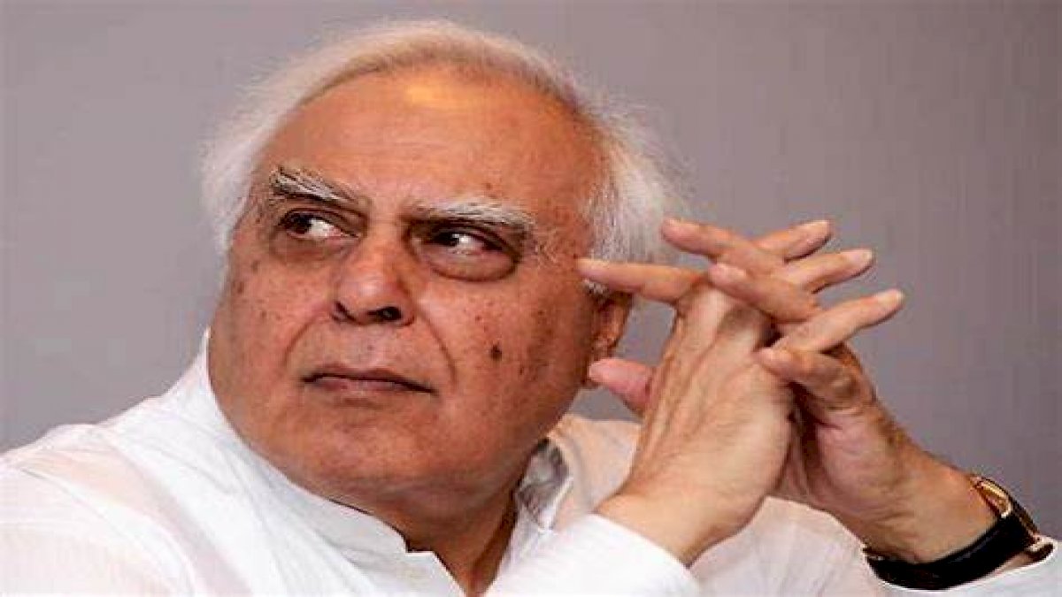 Kapil Sibal: भरी मीटिंग में हमें धोखेबाज़ कहा गया Kapil Sibal: भरी मीटिंग में हमें धोखेबाज़ कहा गया