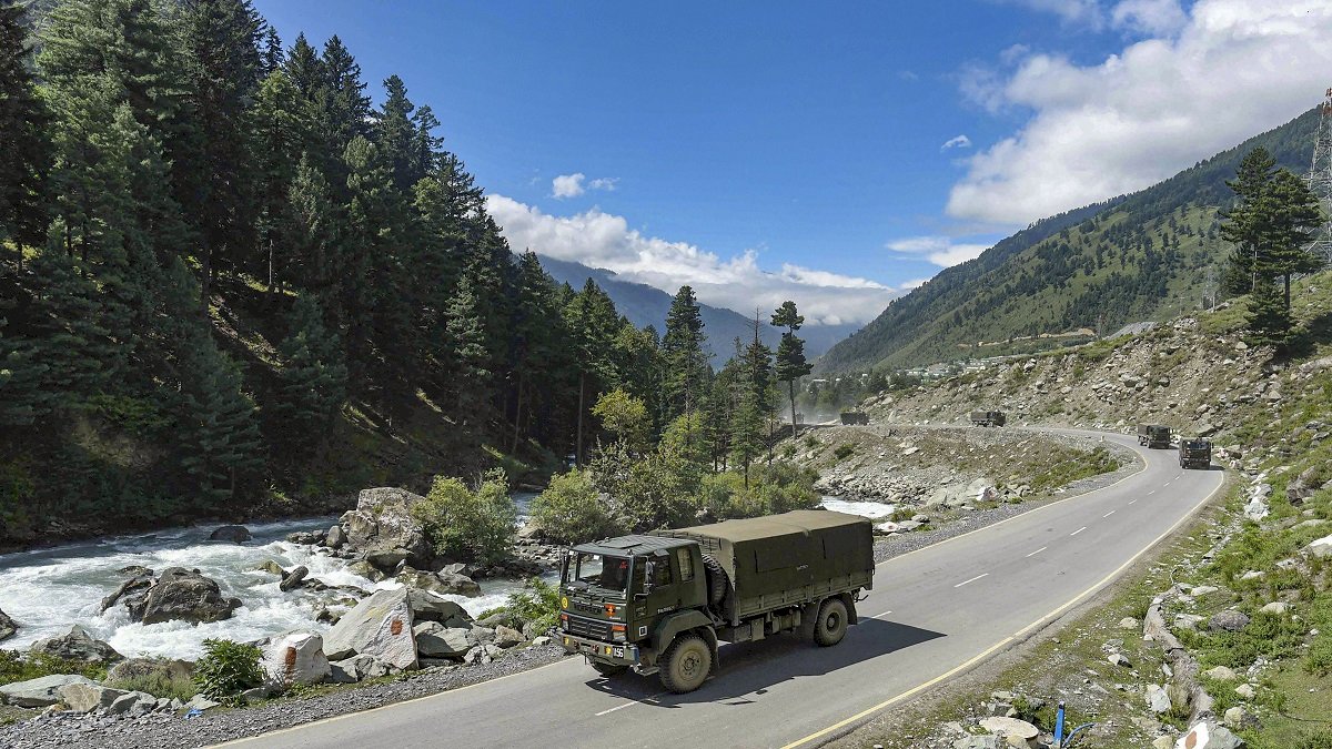India China Border: चीन ने किया समझौतों को अनदेखा, भारत ने LAC पर तैनात किए सैनिक India China Border: चीन ने किया समझौतों को अनदेखा, भारत ने LAC पर तैनात किए सैनिक