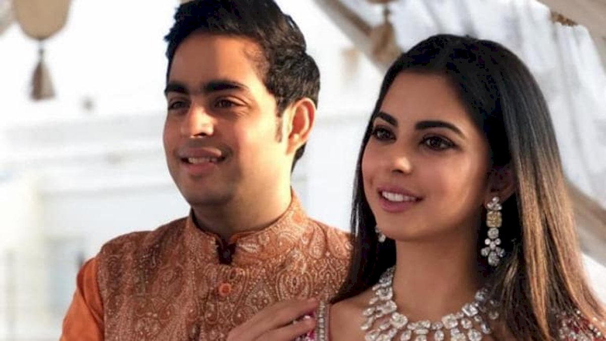 Fortune's 40 Under 40: ईशा व आकाश अंबानी फॉर्च्यून 40 अंडर 40 लिस्ट में Fortune's 40 Under 40: ईशा व आकाश अंबानी फॉर्च्यून 40 अंडर 40 लिस्ट में