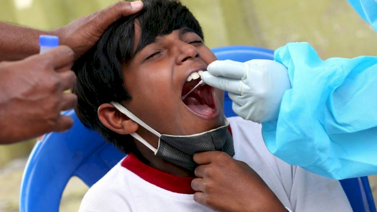 Coronavirus India: ब्राजील को पछाड़कर दूसरे स्थान पर पहुंचा भारत Coronavirus India: ब्राजील को पछाड़कर दूसरे स्थान पर पहुंचा भारत
