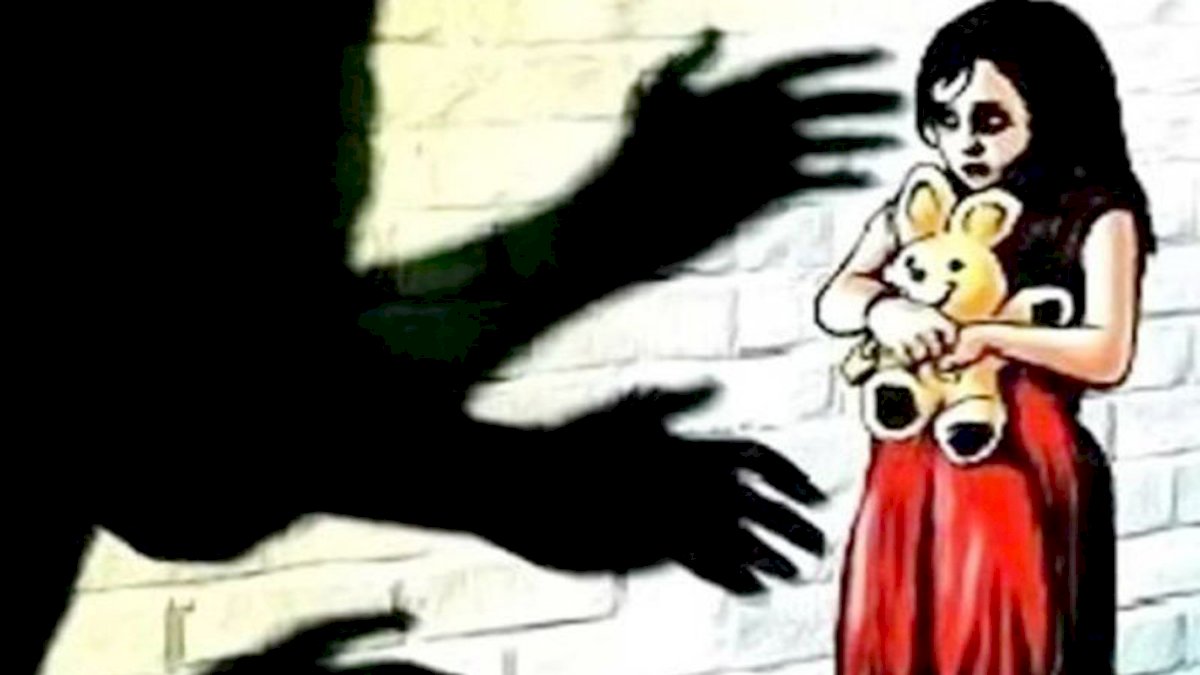 यूपी के लखीमपुर खीरी में तीन साल की बच्ची के साथ रेप के बाद हत्या यूपी के लखीमपुर खीरी में तीन साल की बच्ची के साथ रेप के बाद हत्या