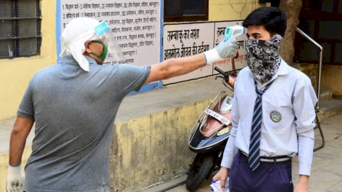 Coronavirus India: देश में 13 दिन में 10 लाख बढ़े कोरोना मरीज़ Coronavirus India: देश में 13 दिन में 10 लाख बढ़े कोरोना मरीज़