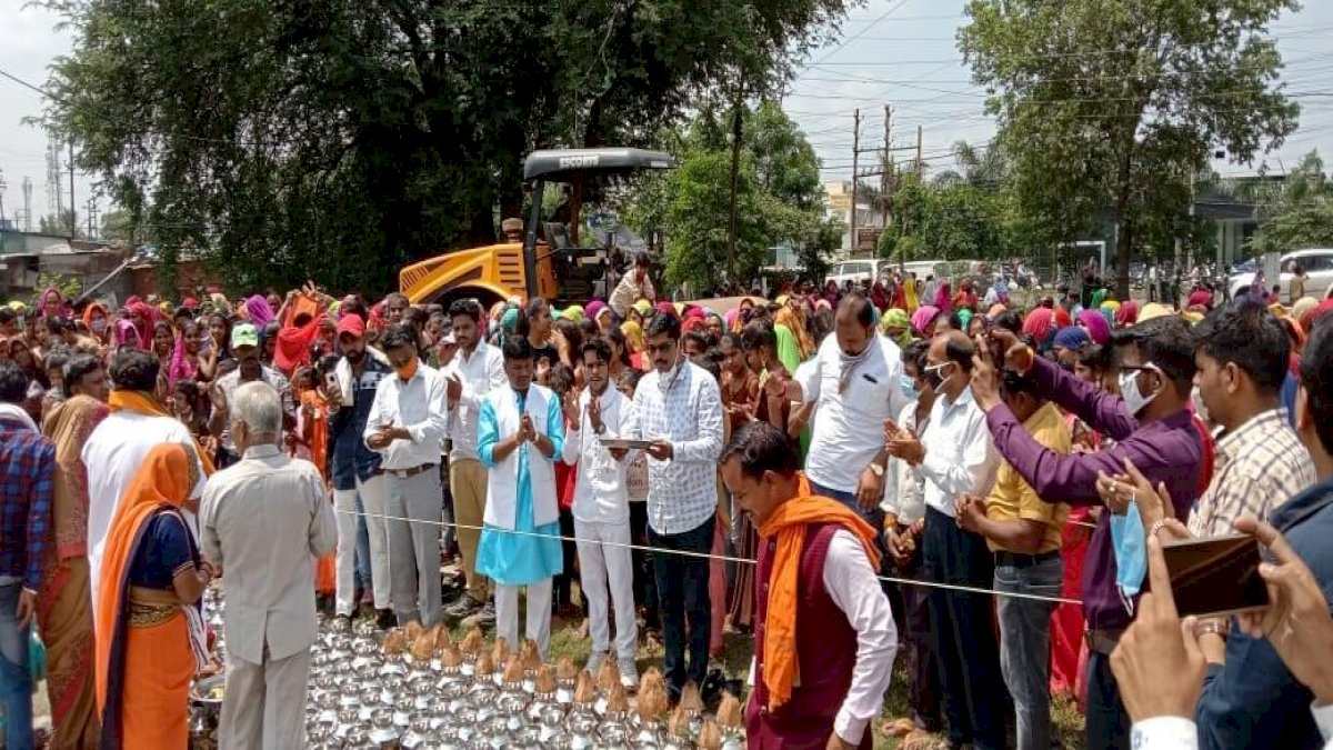 Coronavirus in Rural India: ग्रामीण इलाकों में कोरोना से मृतकों की संख्या बढ़ी Coronavirus in Rural India: ग्रामीण इलाकों में कोरोना से मृतकों की संख्या बढ़ी