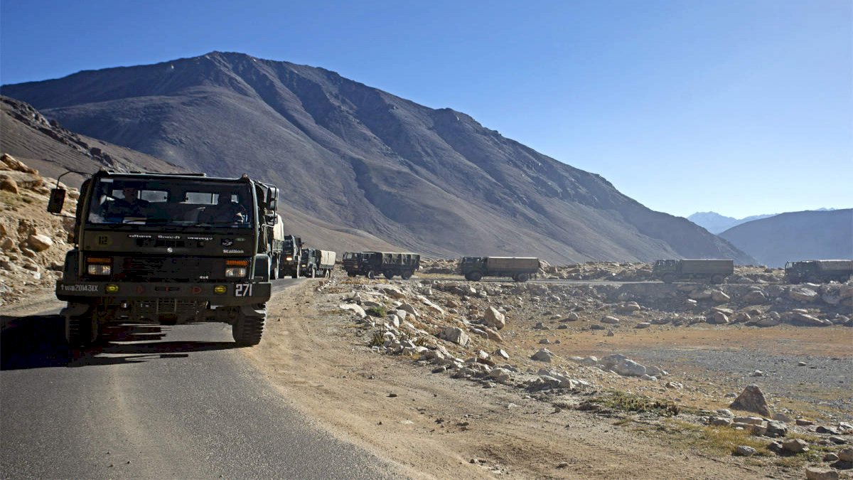 India China Standoff: सीमा पर चीन और भारत के बीच गोलीबारी India China Standoff: सीमा पर चीन और भारत के बीच गोलीबारी