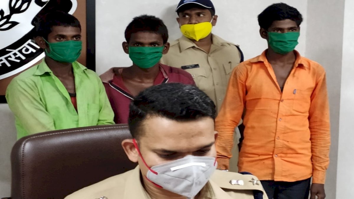 Ratlam: बालिका के रेप व हत्या के गिरफ्तार 3 में से 2 आरोपी फरार Ratlam: बालिका के रेप व हत्या के गिरफ्तार 3 में से 2 आरोपी फरार