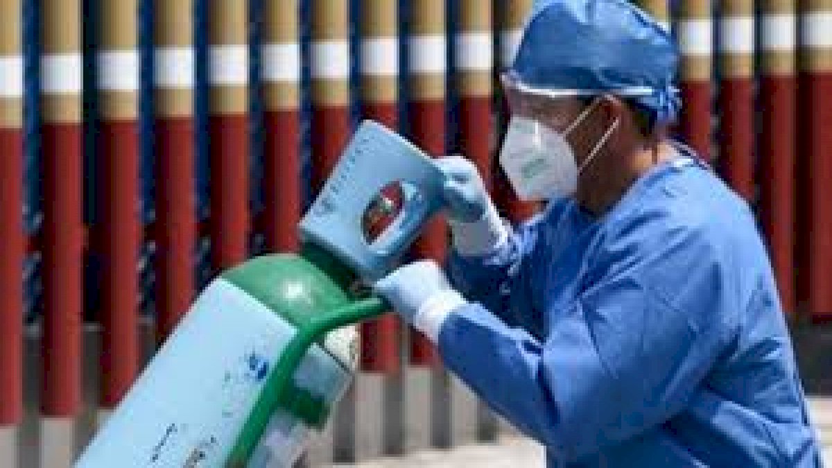 Oxygen Crisis: एमपी में ऑक्सीजन की कमी, छत्तीसगढ़ से मांगी मदद Oxygen Crisis: एमपी में ऑक्सीजन की कमी, छत्तीसगढ़ से मांगी मदद