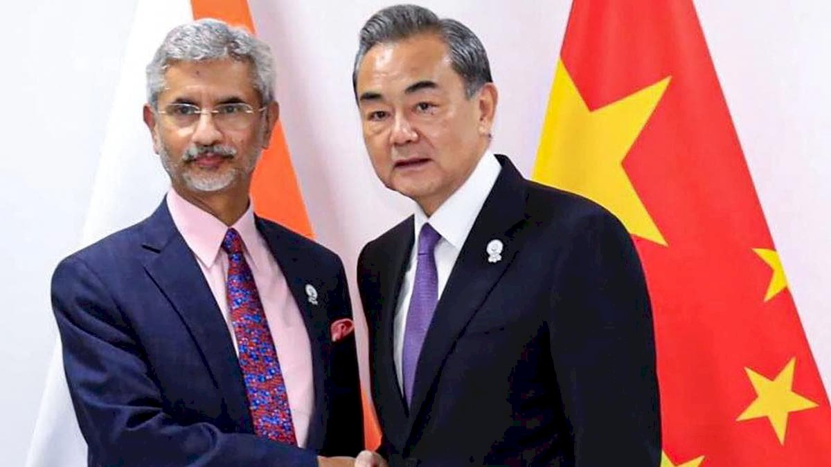 भारत और चीन के विदेश मंत्रियों की तनाव कम करने के लिए मीटिंग भारत और चीन के विदेश मंत्रियों की तनाव कम करने के लिए मीटिंग