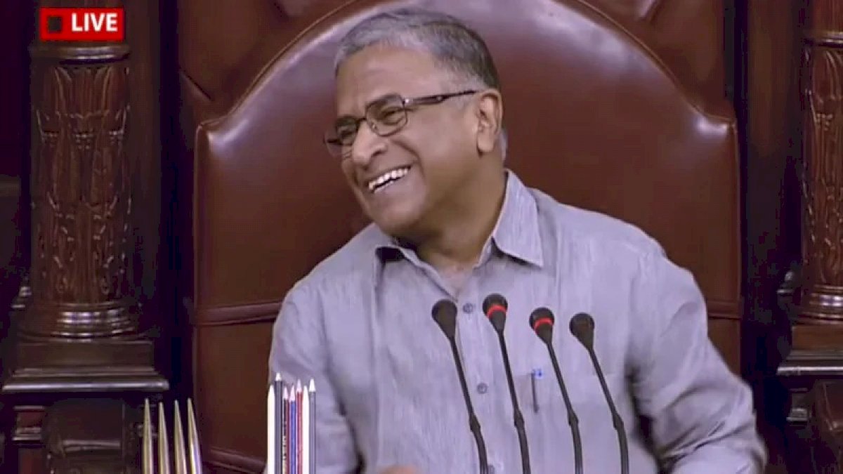 Harivansh Narayan Singh: नीतीश कुमार के एक फोन के बाद उपसभापति चुने गए हरिवंश सिंह Harivansh Narayan Singh: नीतीश कुमार के एक फोन के बाद उपसभापति चुने गए हरिवंश सिंह