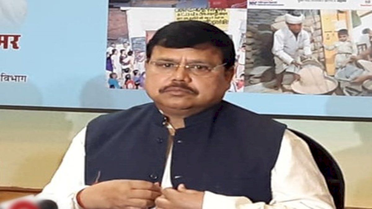 सिंधिया के करीबी मंत्री का प्रचार नहीं करने पर कांग्रेस के पूर्व पार्षद को पीटा सिंधिया के करीबी मंत्री का प्रचार नहीं करने पर कांग्रेस के पूर्व पार्षद को पीटा