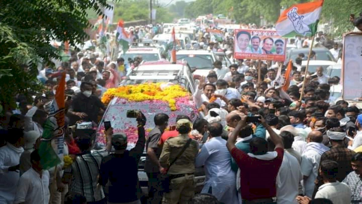 सिंधिया के गढ़ ग्वालियर में कमल नाथ का जोरदार स्वागत सिंधिया के गढ़ ग्वालियर में कमल नाथ का जोरदार स्वागत