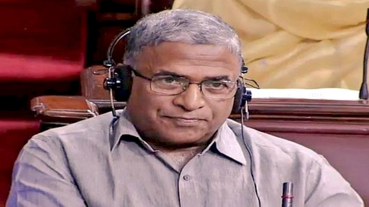 Farm Bill 2020: राज्यसभा उपसभापति के खिलाफ विपक्षी दलों का अविश्वास प्रस्ताव Farm Bill 2020: राज्यसभा उपसभापति के खिलाफ विपक्षी दलों का अविश्वास प्रस्ताव