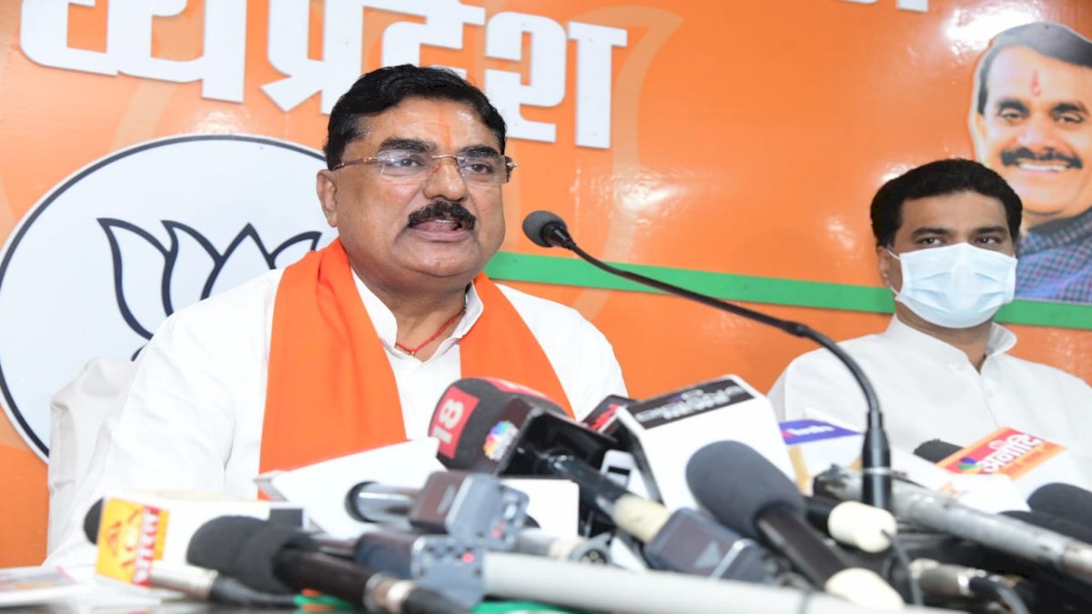 Crop Insurance: फसल बीमा के 4 रुपए मिलना कंपनी की गलती, कम से कम 2 हजार मिलेगी बीमा राशि Crop Insurance: फसल बीमा के 4 रुपए मिलना कंपनी की गलती, कम से कम 2 हजार मिलेगी बीमा राशि