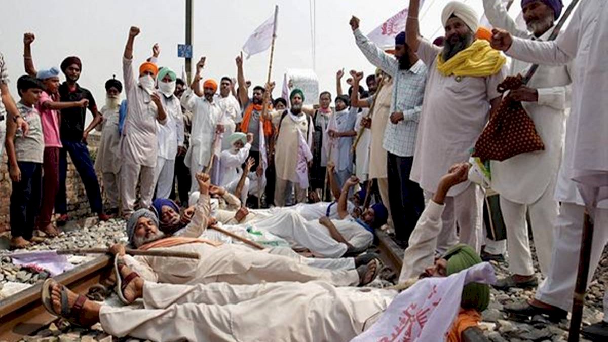 Farms Bill: न किसानों से बात, न राज्यों से सलाह, कृषि बिल के विरोध में पंजाब, छत्तीसगढ़, केरल सरकार जाएंगी कोर्ट Farms Bill: न किसानों से बात, न राज्यों से सलाह, कृषि बिल के विरोध में पंजाब, छत्तीसगढ़, केरल सरकार जाएंगी कोर्ट