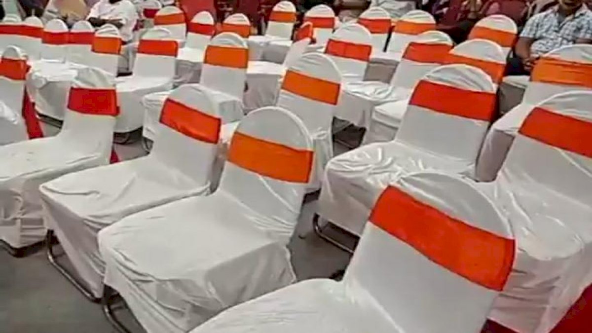 MP By Poll 2020: सिंधिया और शिवराज चौहान के कार्यक्रम में खाली रह गई कुर्सियां MP By Poll 2020: सिंधिया और शिवराज चौहान के कार्यक्रम में खाली रह गई कुर्सियां