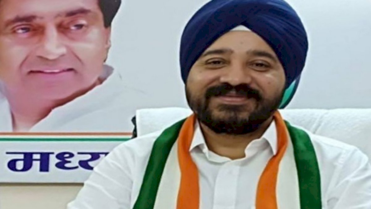 MP Congres: गद्दारों से बनाओ दो गज की दूरी MP Congres: गद्दारों से बनाओ दो गज की दूरी