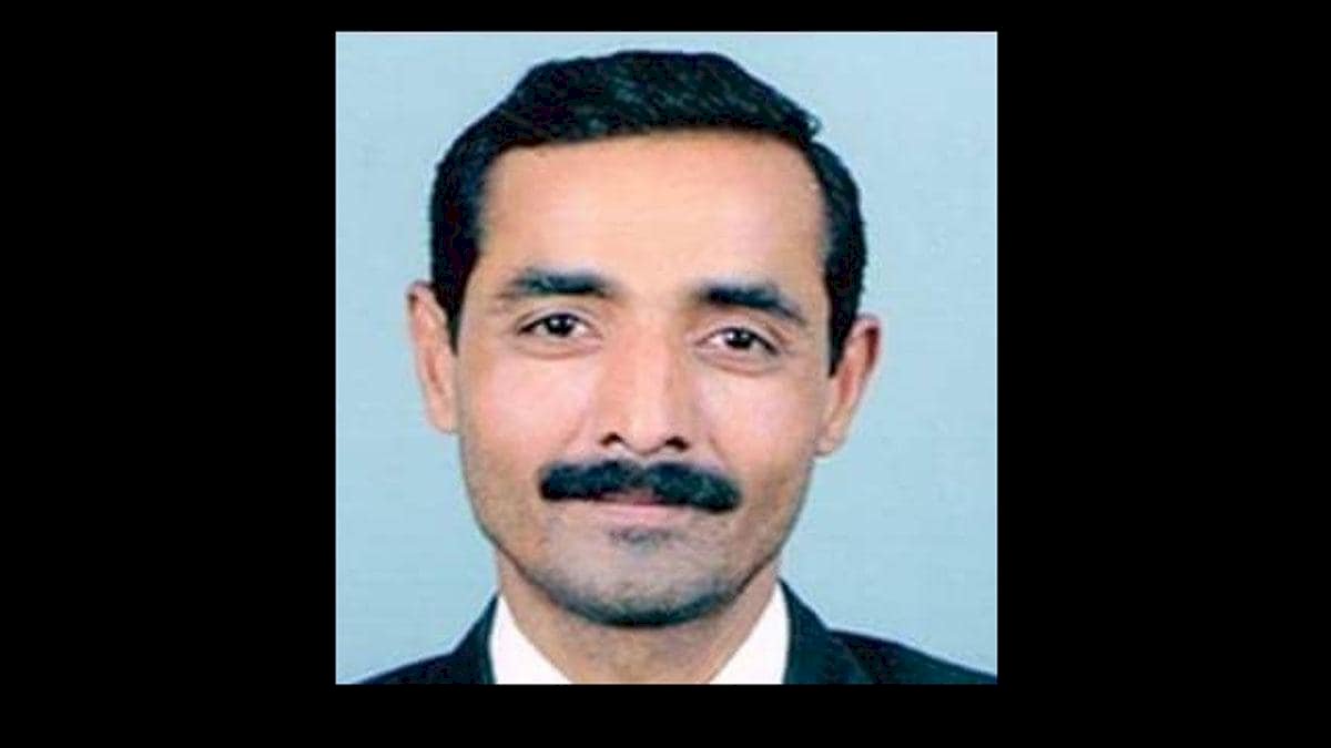 Gujrat: ब्राह्मणवाद के विरोध में पोस्ट करने पर दलित वकील की हत्या Gujrat: ब्राह्मणवाद के विरोध में पोस्ट करने पर दलित वकील की हत्या