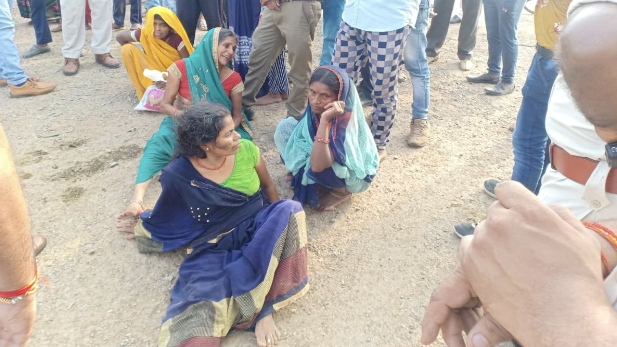 Satna: पुलिस की गोली से लॉकअप में संदिग्ध की मौत, थाना प्रभारी और कांस्टेबल सस्पेंड, कमल नाथ का सवाल, ये कैसी कानून व्यवस्था Satna: पुलिस की गोली से लॉकअप में संदिग्ध की मौत, थाना प्रभारी और कांस्टेबल सस्पेंड, कमल नाथ का सवाल, ये कैसी कानून व्यवस्था