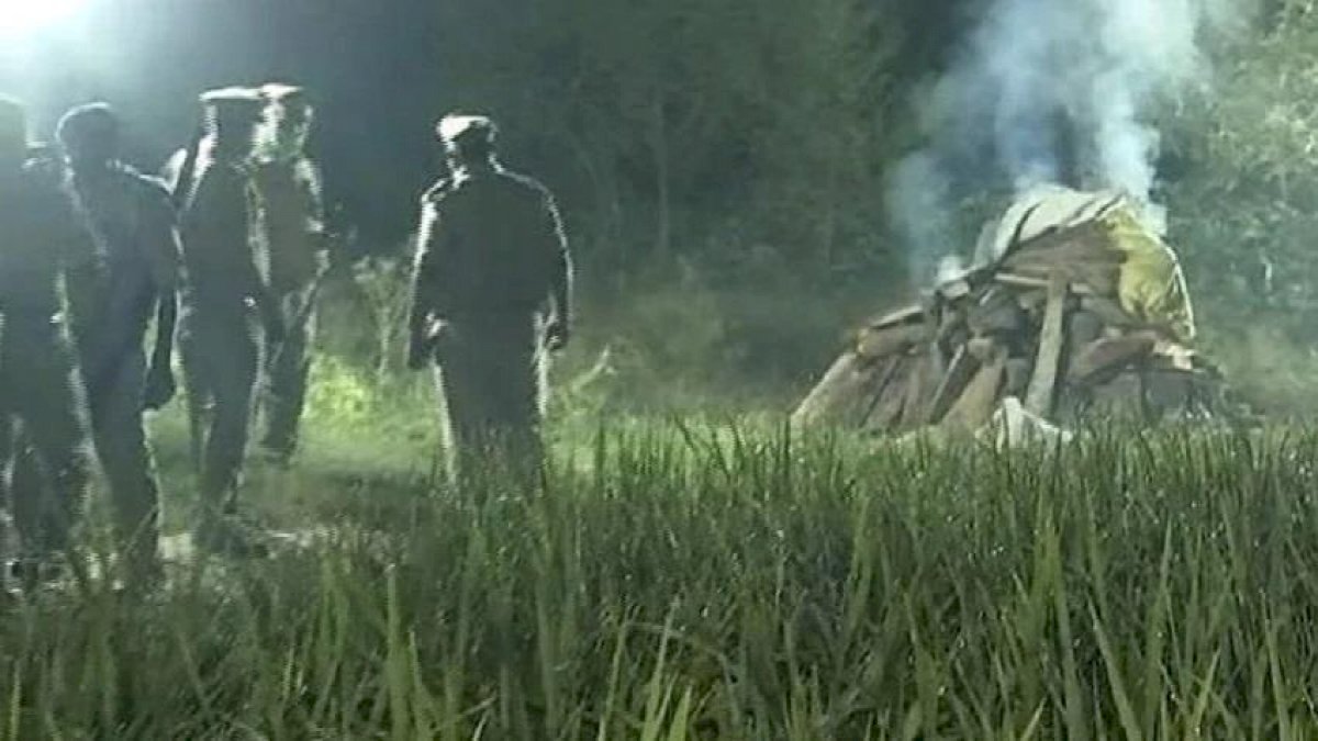 Hathras Case: यूपी पुलिस बोली, हाथरस पीड़िता का गैंगरेप नहीं, मीडिया में पीड़िता का बयान और डीएम का वीडियो वायरल Hathras Case: यूपी पुलिस बोली, हाथरस पीड़िता का गैंगरेप नहीं, मीडिया में पीड़िता का बयान और डीएम का वीडियो वायरल