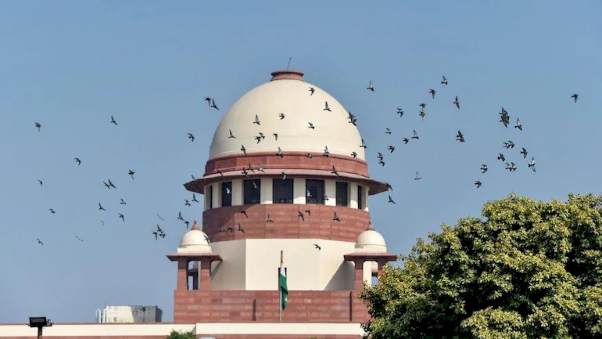 Loan Moratorium: लॉकडाउन में EMI नहीं दे पाने वालों के लिए अच्छी खबर, नहीं भरना पड़ेगा ब्याज पर ब्याज Loan Moratorium: लॉकडाउन में EMI नहीं दे पाने वालों के लिए अच्छी खबर, नहीं भरना पड़ेगा ब्याज पर ब्याज