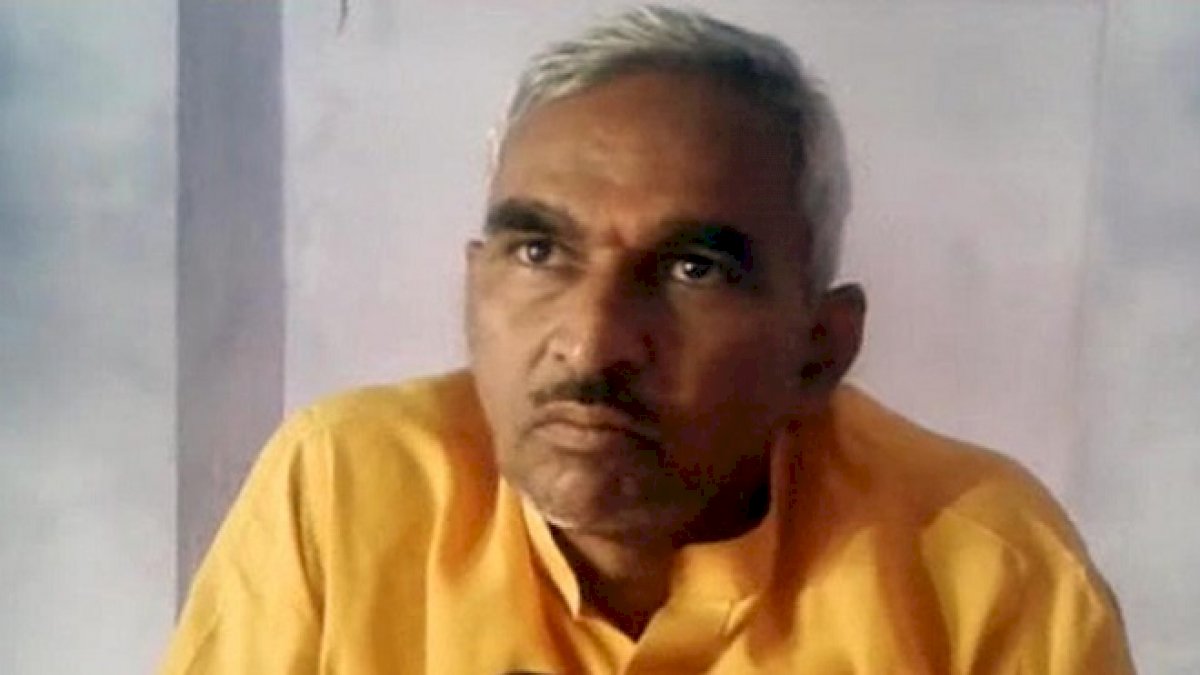 BJP MLA on Rape: बीजेपी विधायक का शर्मनाक बयान, बेटियों के संस्कारों पर डाली रेप रोकने की जिम्मेदारी BJP MLA on Rape: बीजेपी विधायक का शर्मनाक बयान, बेटियों के संस्कारों पर डाली रेप रोकने की जिम्मेदारी