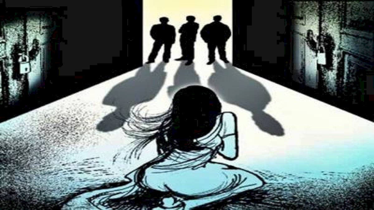 MP Gangrape: रीवा में दलित विधवा से सामूहिक बलात्कार, पुलिस पर मामले को दबाने की कोशिश का आरोप MP Gangrape: रीवा में दलित विधवा से सामूहिक बलात्कार, पुलिस पर मामले को दबाने की कोशिश का आरोप