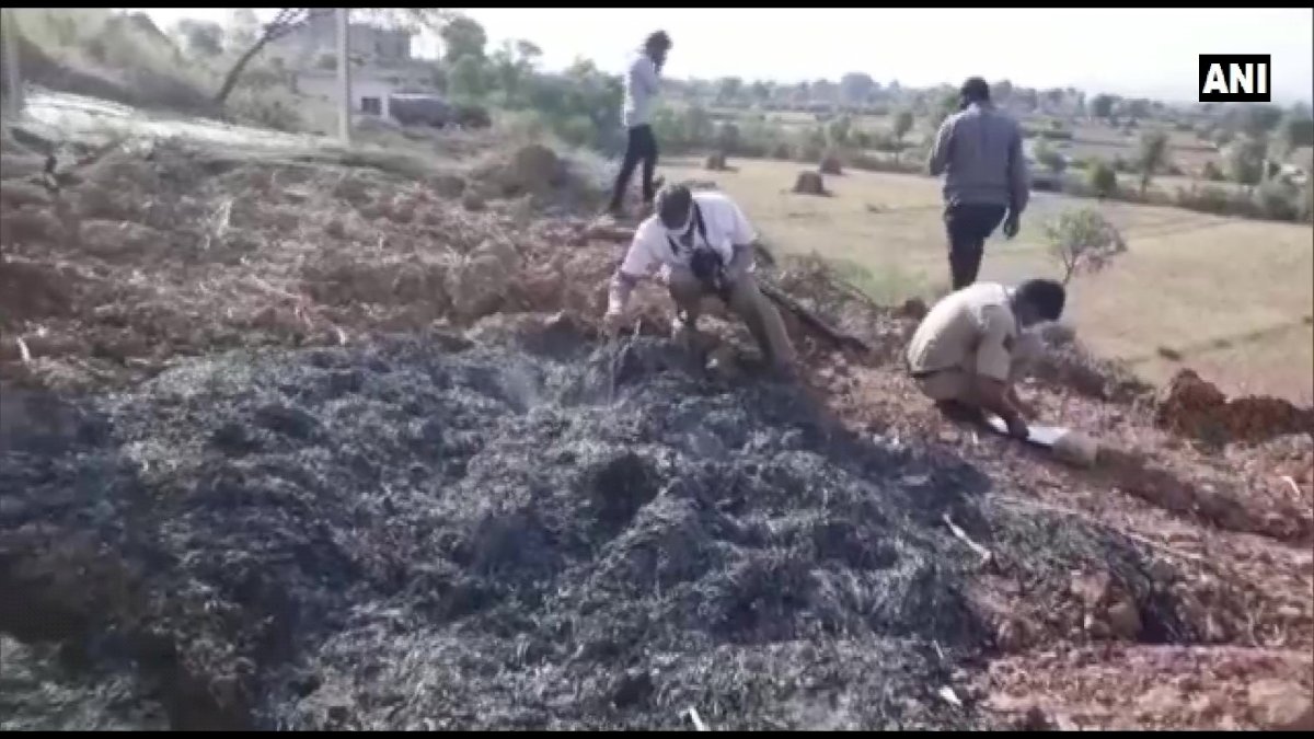 Temple Priest Burnt Alive: राजस्थान में मंदिर की ज़मीन के लिए पुजारी को ज़िंदा जलाया Temple Priest Burnt Alive: राजस्थान में मंदिर की ज़मीन के लिए पुजारी को ज़िंदा जलाया
