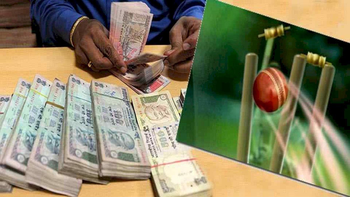 IPL Betting: इंदौर में 6 सट्टेबाज़ गिरफ्तार, अलग फ्लैट लेकर कर रहे थे काली कमाई IPL Betting: इंदौर में 6 सट्टेबाज़ गिरफ्तार, अलग फ्लैट लेकर कर रहे थे काली कमाई