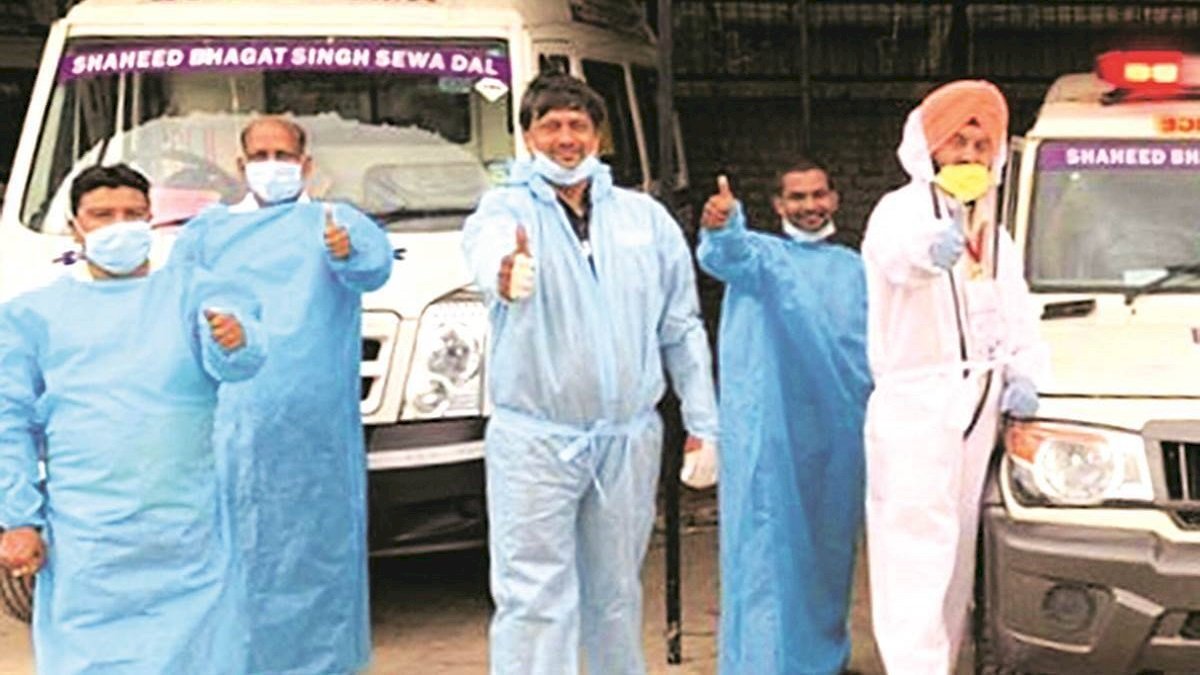 Corona Death: 200 कोरोना पीड़ितों को अंतिम विदाई देने वाले एंबुलेंस ड्राइवर का नहीं हो सका अंतिम संस्कार Corona Death: 200 कोरोना पीड़ितों को अंतिम विदाई देने वाले एंबुलेंस ड्राइवर का नहीं हो सका अंतिम संस्कार