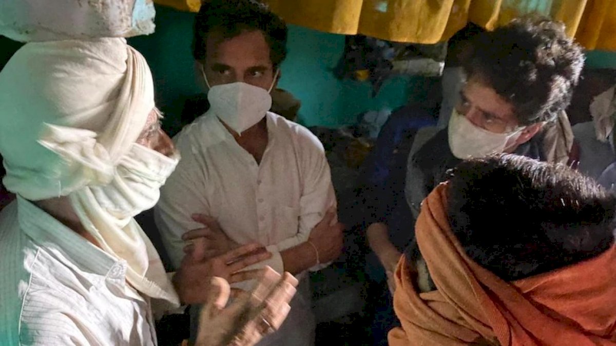 Hathras Rape case: यूपी सीएम पर राहुल गांधी का आरोप कहा, दलित, मुस्लिम और आदिवासियों को इंसान नहीं समझते Hathras Rape case: यूपी सीएम पर राहुल गांधी का आरोप कहा, दलित, मुस्लिम और आदिवासियों को इंसान नहीं समझते