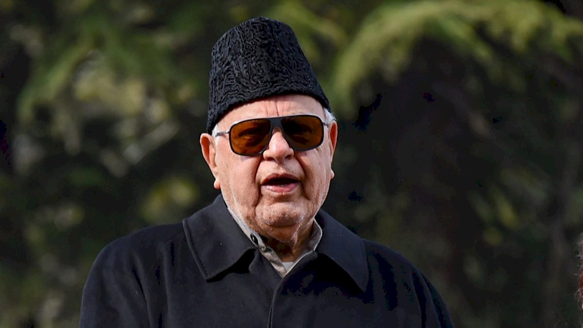 Farooq Abdullah: अब्दुल्लाह को उम्मीद कि चीन की मदद से बहाल होगा आर्टिकल 370 Farooq Abdullah: अब्दुल्लाह को उम्मीद कि चीन की मदद से बहाल होगा आर्टिकल 370