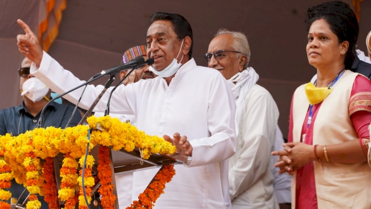 MP By Elections: कमलनाथ ने शिवराज को बताया नाटकबाज़, कहा मुंबई जाएं तो शाहरुख-सलमान को दे सकते हैं मात MP By Elections: कमलनाथ ने शिवराज को बताया नाटकबाज़, कहा मुंबई जाएं तो शाहरुख-सलमान को दे सकते हैं मात