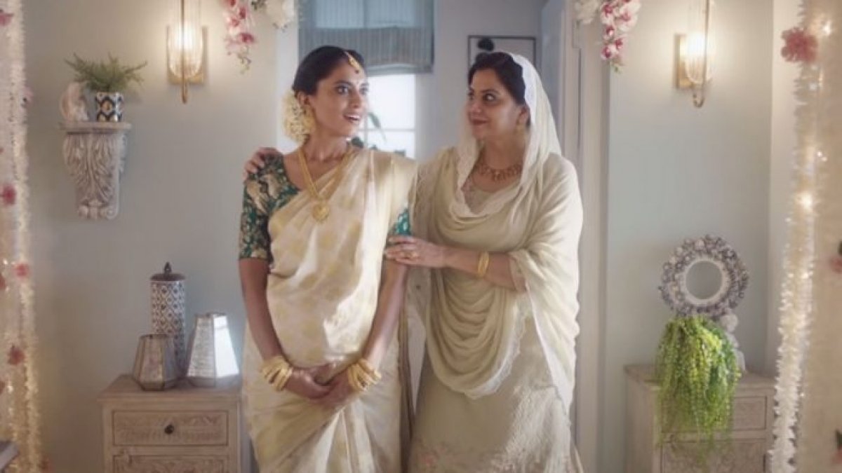 Tanishq Advertisement: तनिष्क के धार्मिक सौहार्द वाले विज्ञापन से चिढ़े कट्टरपंथी, बहिष्कार की धमकी Tanishq Advertisement: तनिष्क के धार्मिक सौहार्द वाले विज्ञापन से चिढ़े कट्टरपंथी, बहिष्कार की धमकी