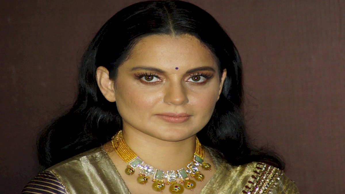 FIR against Kangana: कंगना के खिलाफ कर्नाटक में केस दर्ज, किसानों को आतंकवादी कहने का मामला FIR against Kangana: कंगना के खिलाफ कर्नाटक में केस दर्ज, किसानों को आतंकवादी कहने का मामला