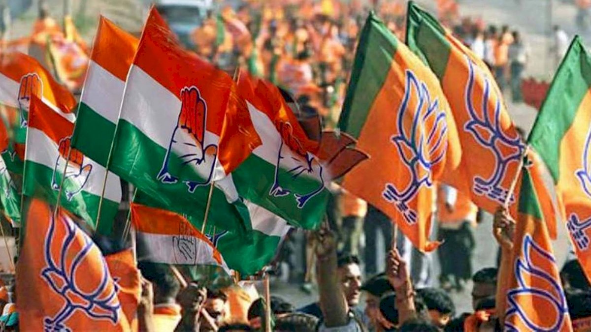 MP By Election: कोरोना गाइडलाइन तोड़ने के आरोप में नरेंद्र तोमर, कमलनाथ समेत 8 नेताओं पर FIR MP By Election: कोरोना गाइडलाइन तोड़ने के आरोप में नरेंद्र तोमर, कमलनाथ समेत 8 नेताओं पर FIR