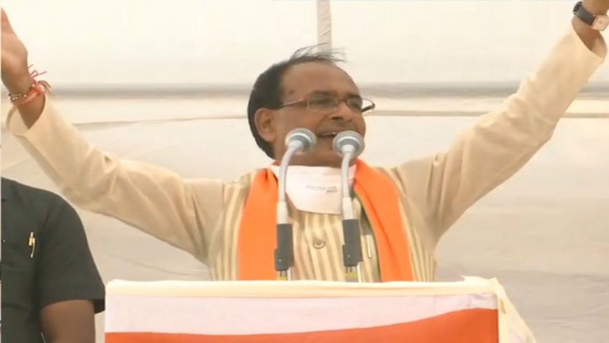MP By Election: बीजेपी का नया दांव, चुनाव को भूखे-नंगे बनाम पूजीपतियों की लड़ाई बनाने की तैयारी MP By Election: बीजेपी का नया दांव, चुनाव को भूखे-नंगे बनाम पूजीपतियों की लड़ाई बनाने की तैयारी